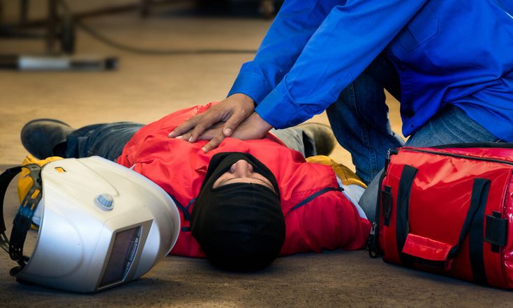 Emergency Life Support and First Aid at Worksite